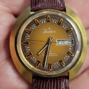 Vintage Tradition 17 Jewels Self-Winding Swiss Watch
